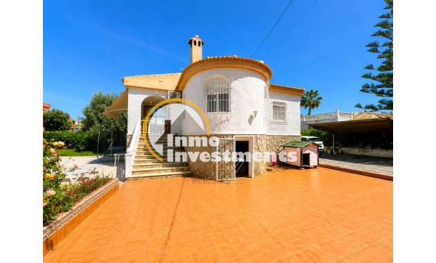 Resale - Villa - Torrevieja - La Siesta