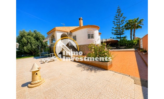 Resale - Villa - Torrevieja - La Siesta