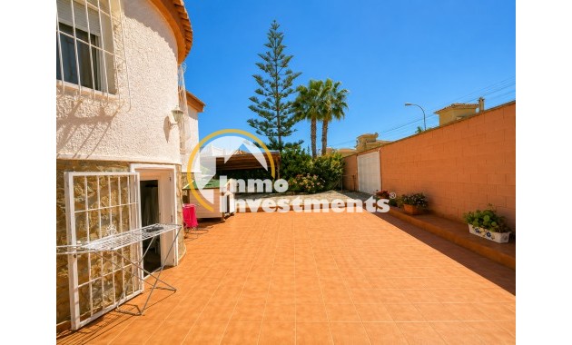 Resale - Villa - Torrevieja - La Siesta