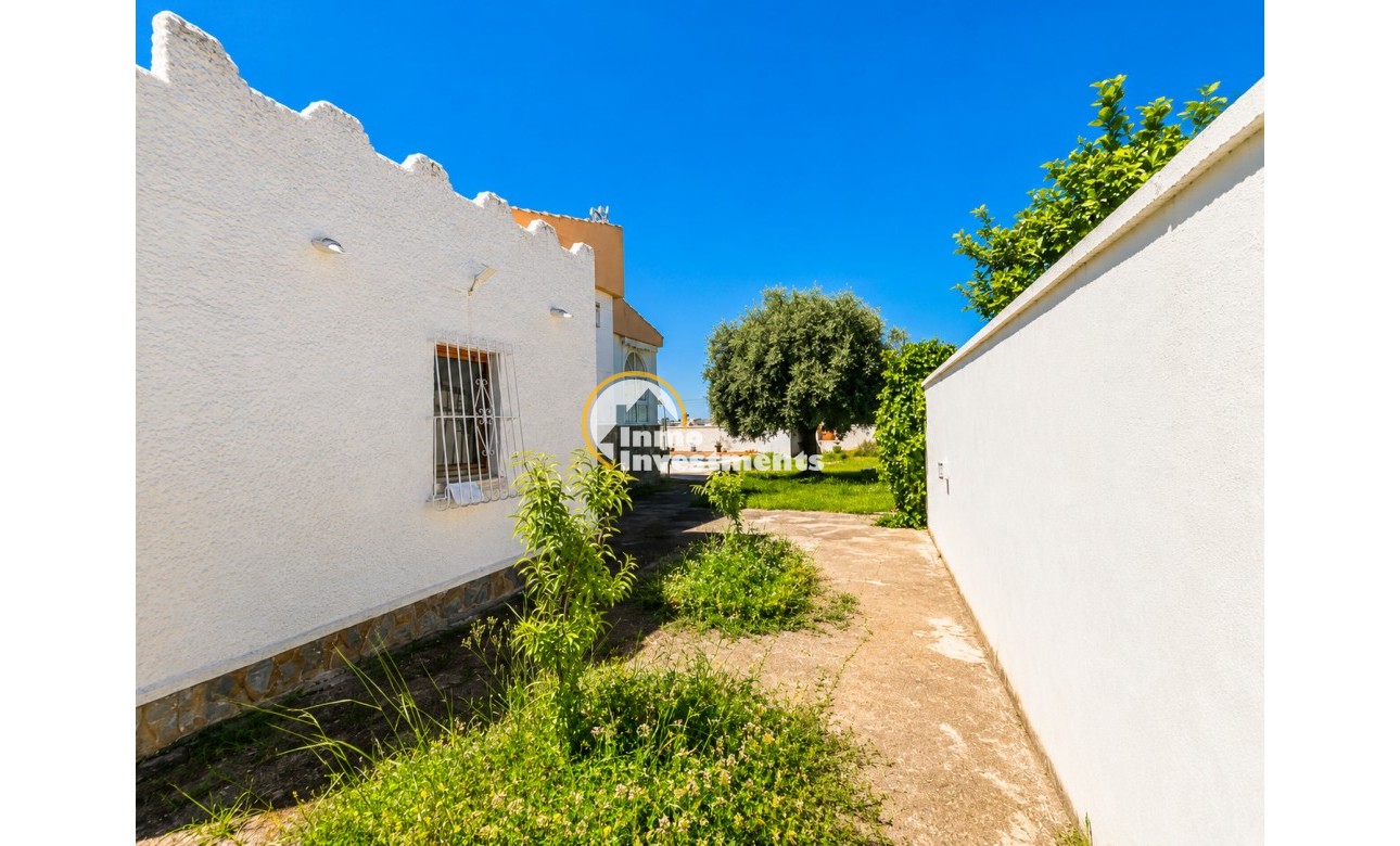 Resale - Villa - Torrevieja - La Siesta