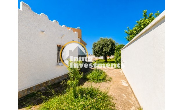 Resale - Villa - Torrevieja - La Siesta