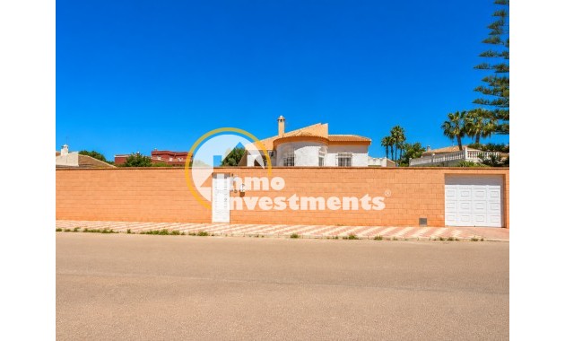 Resale - Villa - Torrevieja - La Siesta
