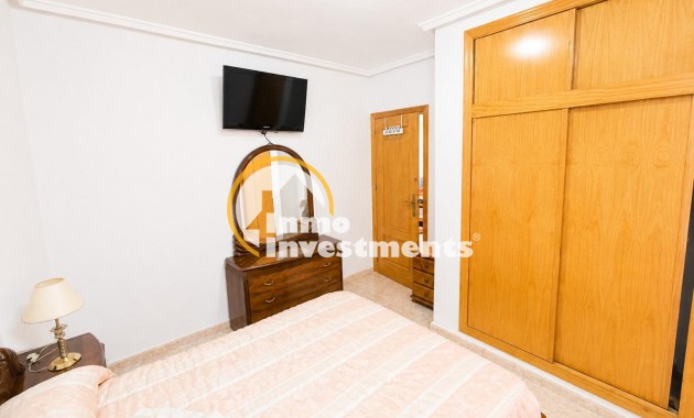 Resale - Apartment - Torrevieja - Estacion de autobuses