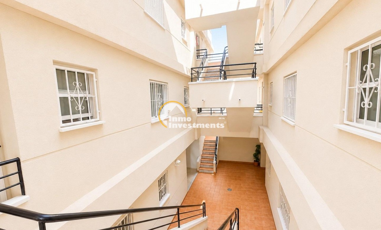Resale - Apartment - Torrevieja - Estacion de autobuses