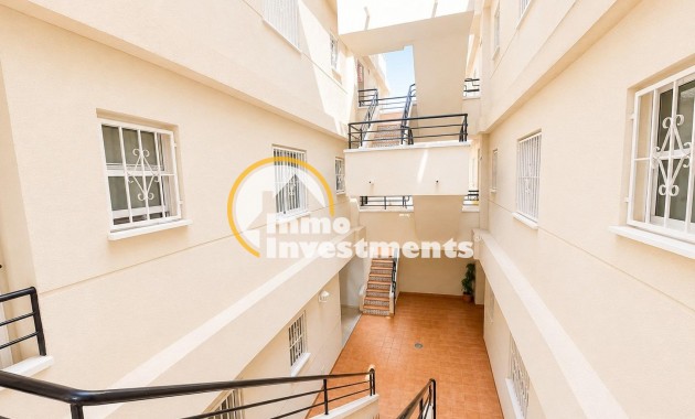 Resale - Apartment - Torrevieja - Estacion de autobuses