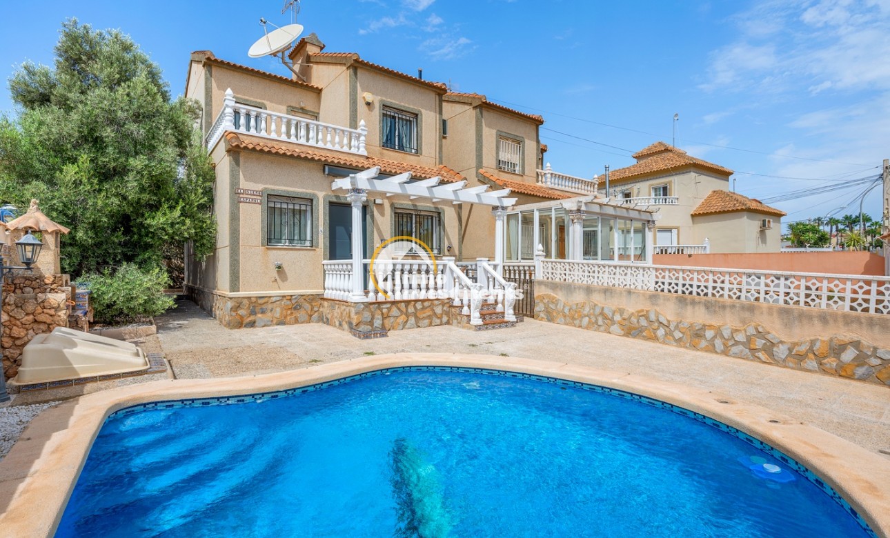 Gebrauchtimmobilien - Villa - Villamartin - El Galan