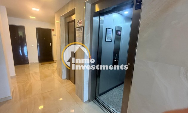 Resale - Apartment - Los Altos