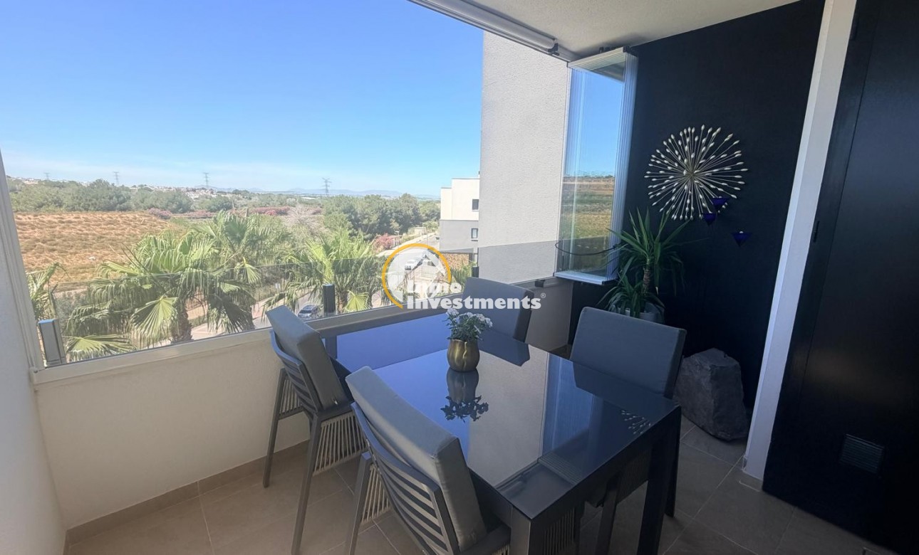 Resale - Apartment - Los Altos