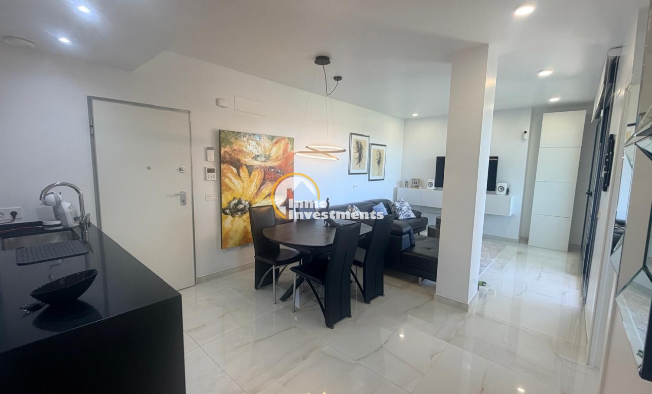 Resale - Apartment - Los Altos