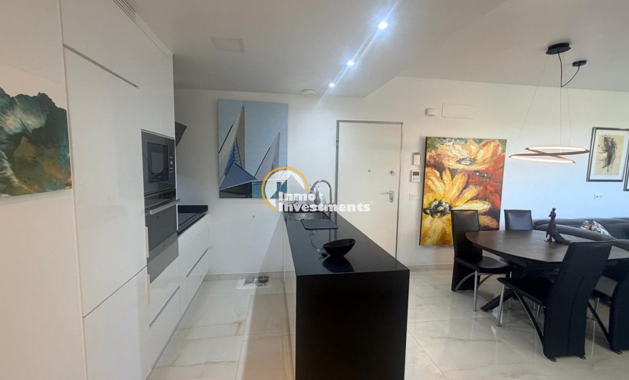 Resale - Apartment - Los Altos