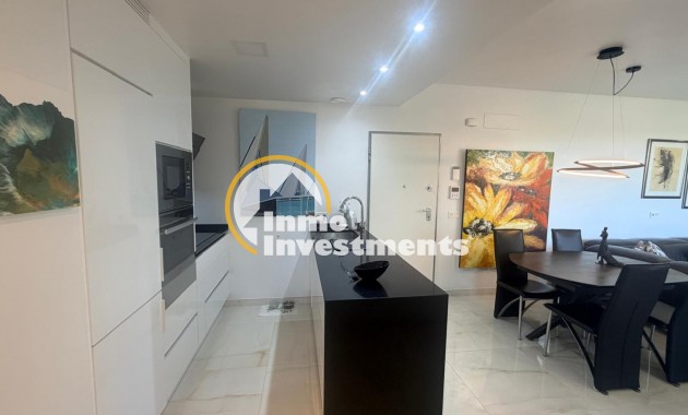 Resale - Apartment - Los Altos