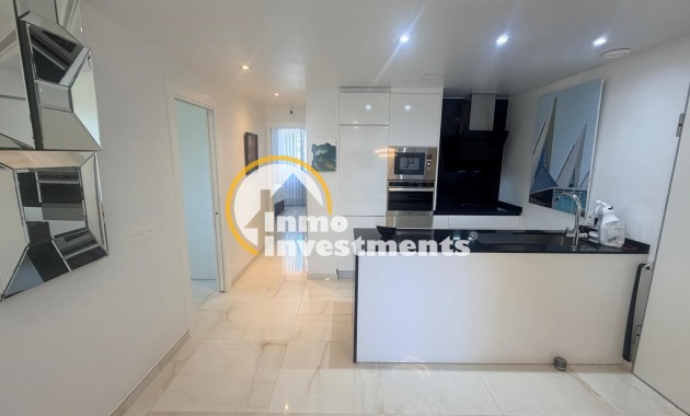 Resale - Apartment - Los Altos