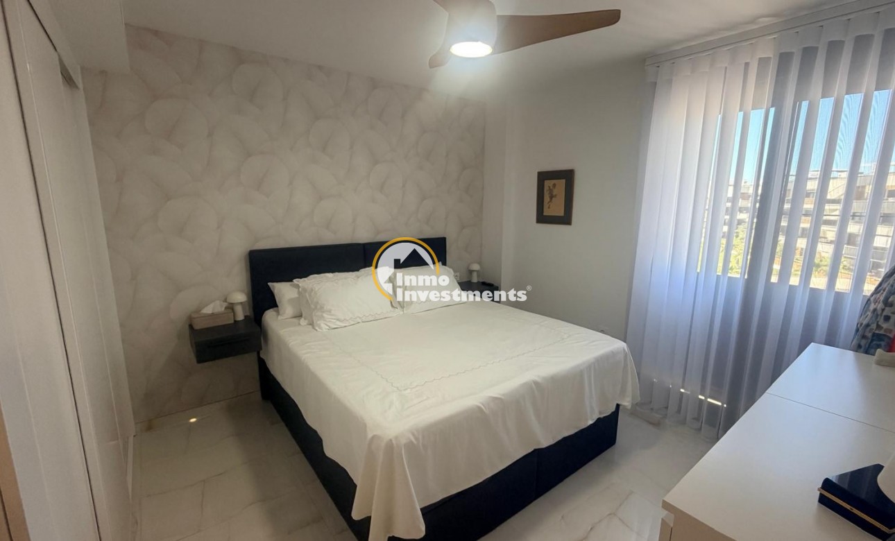 Resale - Apartment - Los Altos