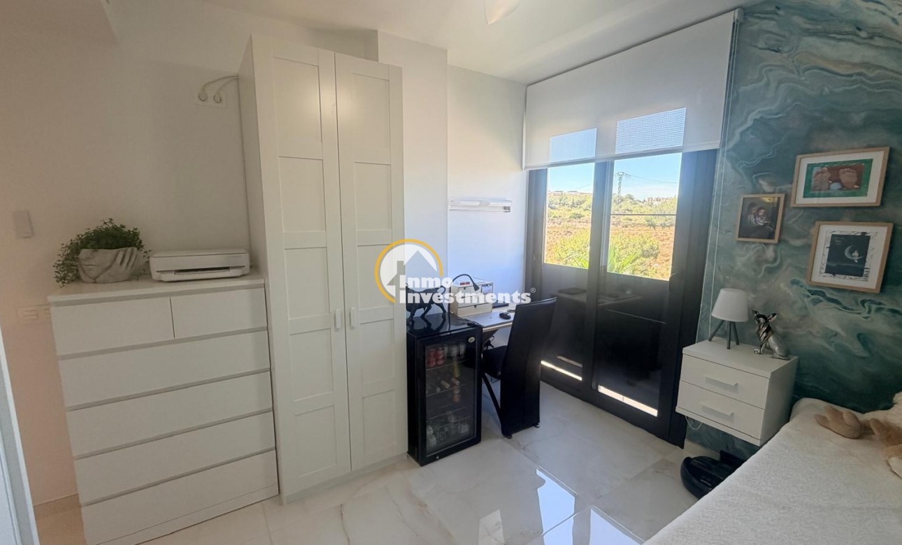 Resale - Apartment - Los Altos