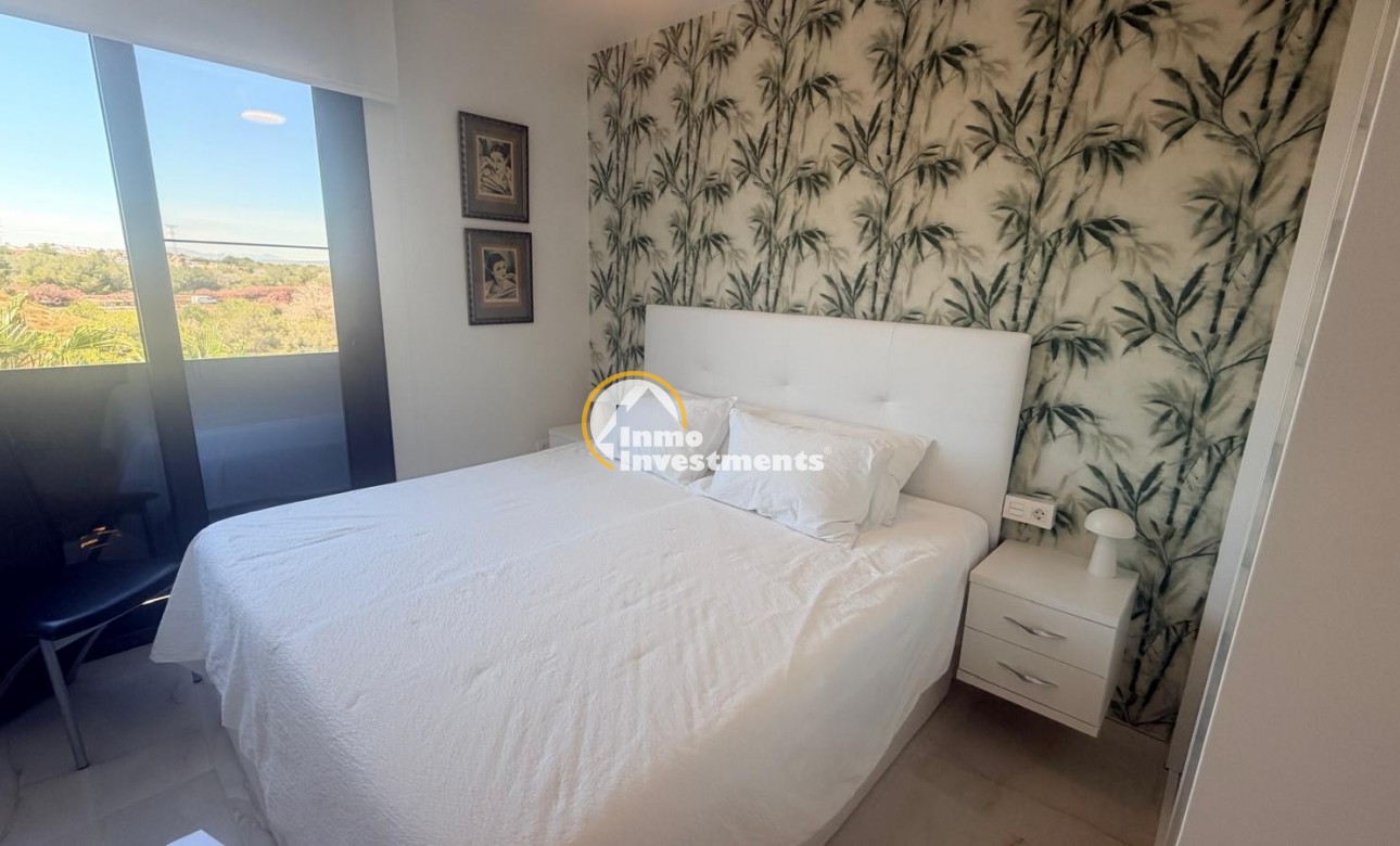 Resale - Apartment - Los Altos