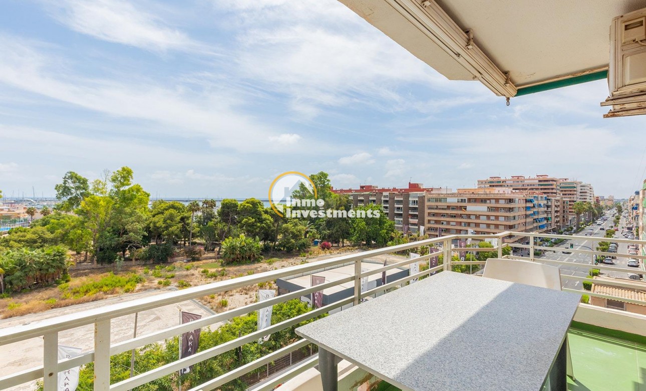 Resale - Apartment - Torrevieja - Acequion