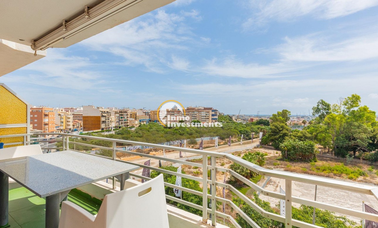Resale - Apartment - Torrevieja - Acequion