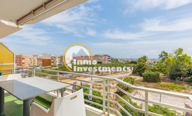 Resale - Apartment - Torrevieja - Acequion