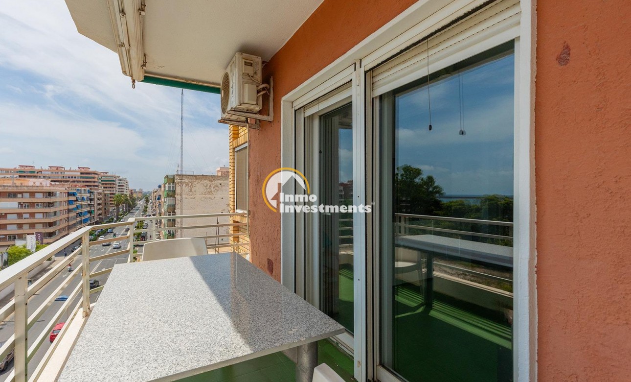 Resale - Apartment - Torrevieja - Acequion