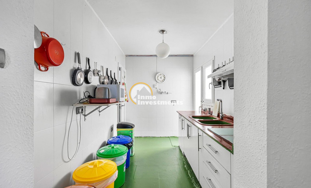 Resale - Apartment - Torrevieja - Acequion
