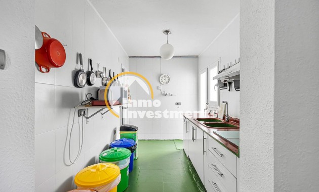 Resale - Apartment - Torrevieja - Acequion