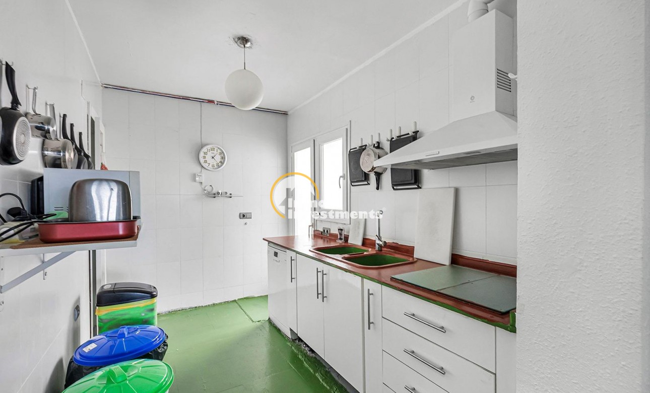 Resale - Apartment - Torrevieja - Acequion