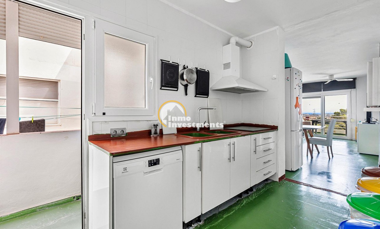 Resale - Apartment - Torrevieja - Acequion