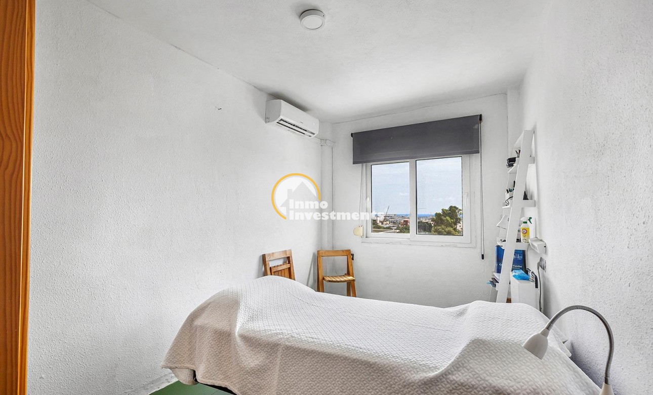 Resale - Apartment - Torrevieja - Acequion