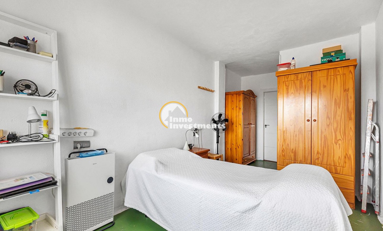 Resale - Apartment - Torrevieja - Acequion