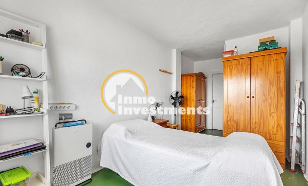 Resale - Apartment - Torrevieja - Acequion