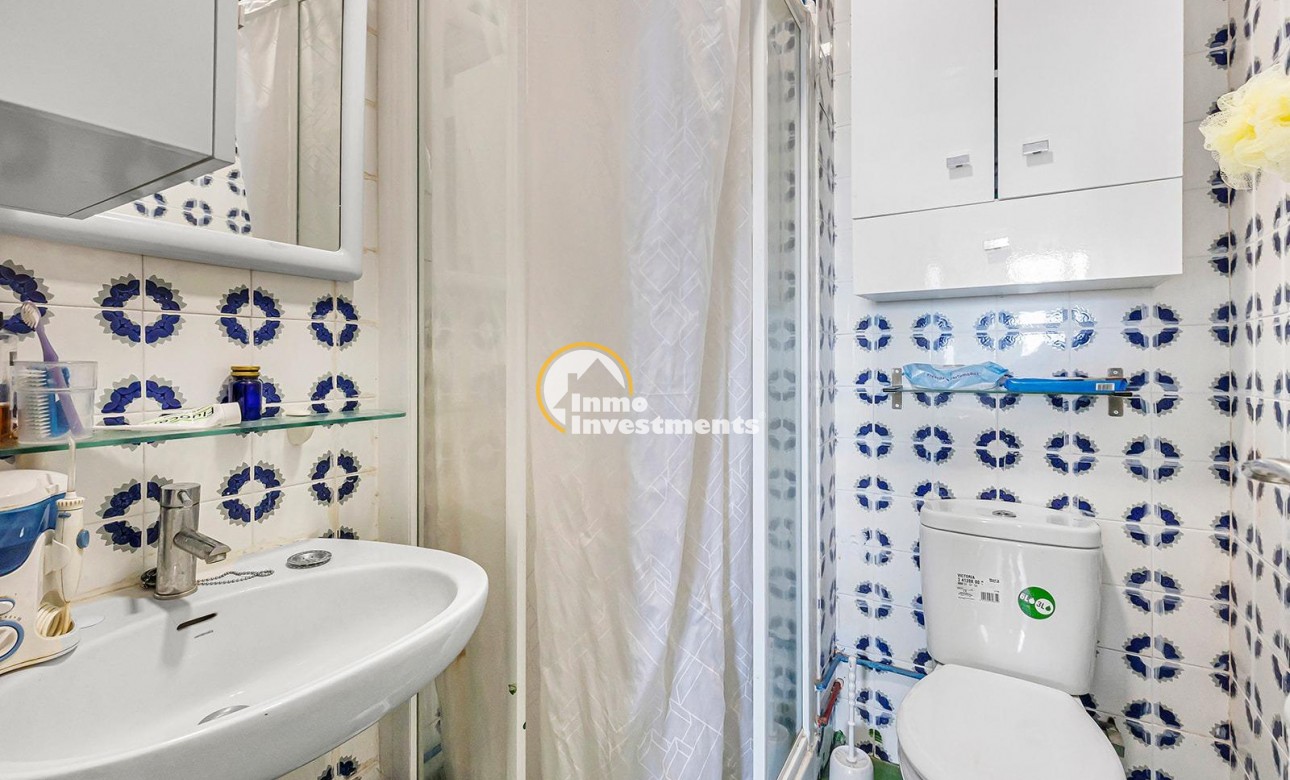 Resale - Apartment - Torrevieja - Acequion