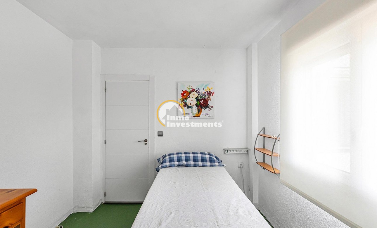 Resale - Apartment - Torrevieja - Acequion
