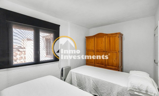 Resale - Apartment - Torrevieja - Acequion