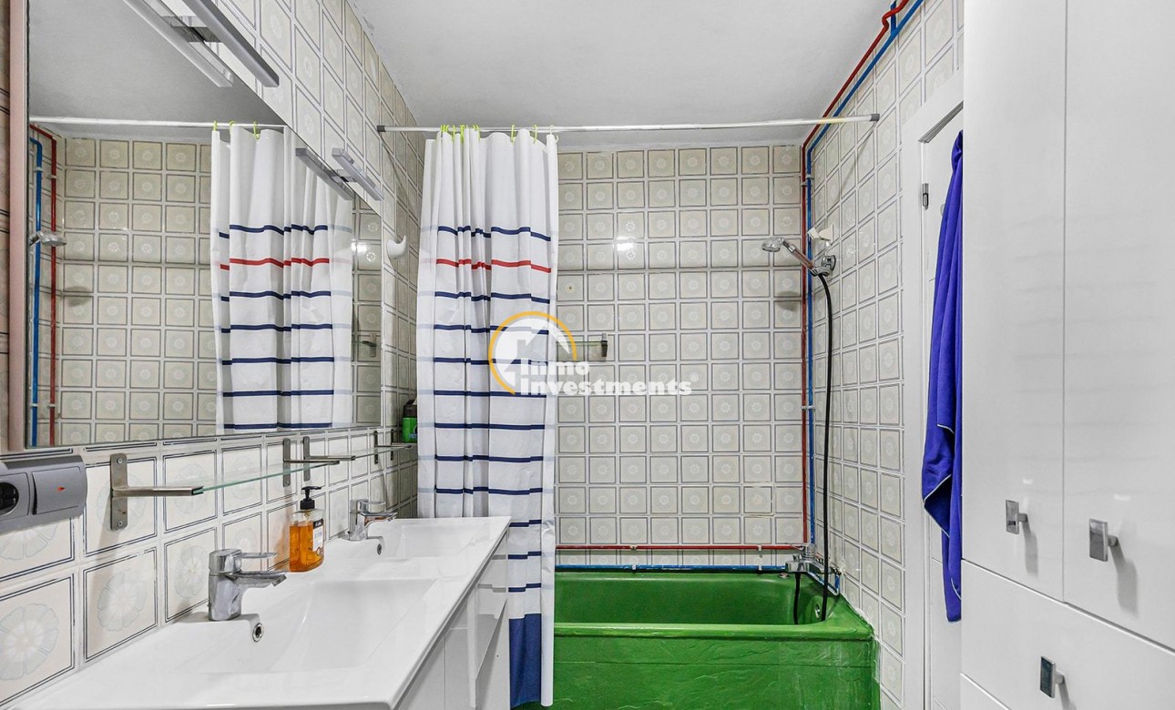 Resale - Apartment - Torrevieja - Acequion