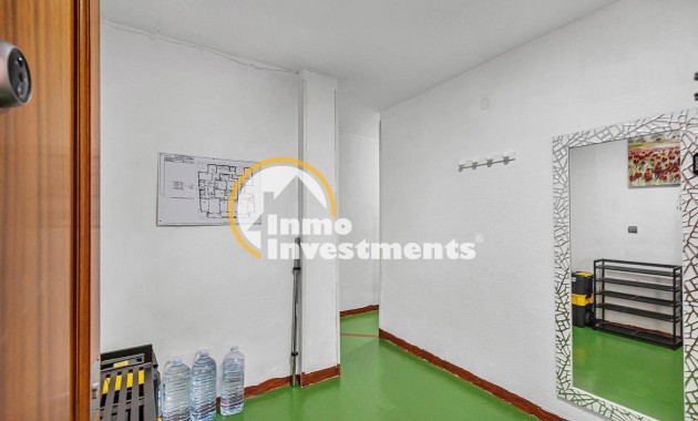 Resale - Apartment - Torrevieja - Acequion