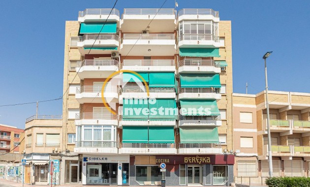 Resale - Apartment - Torrevieja - Acequion