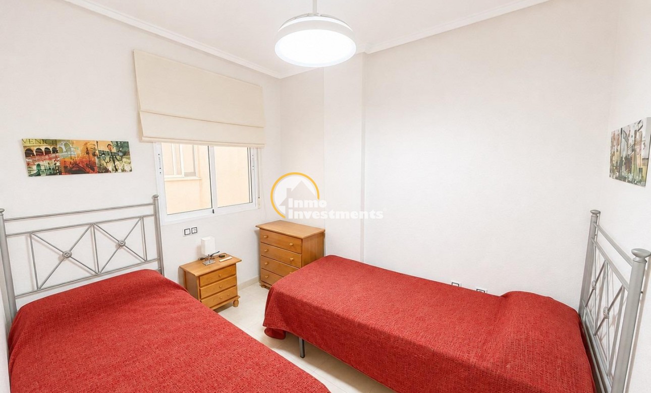 Resale - Apartment - Torrevieja - Estacion de autobuses