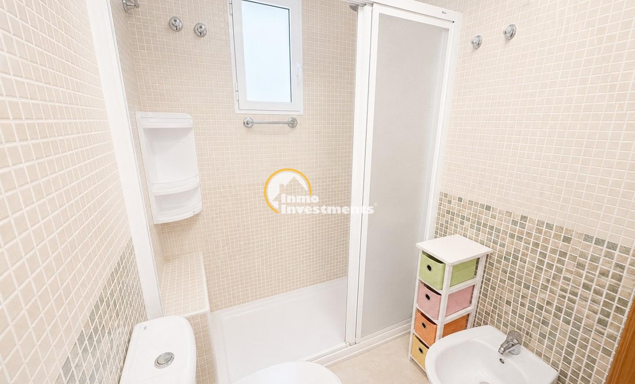 Resale - Apartment - Torrevieja - Estacion de autobuses