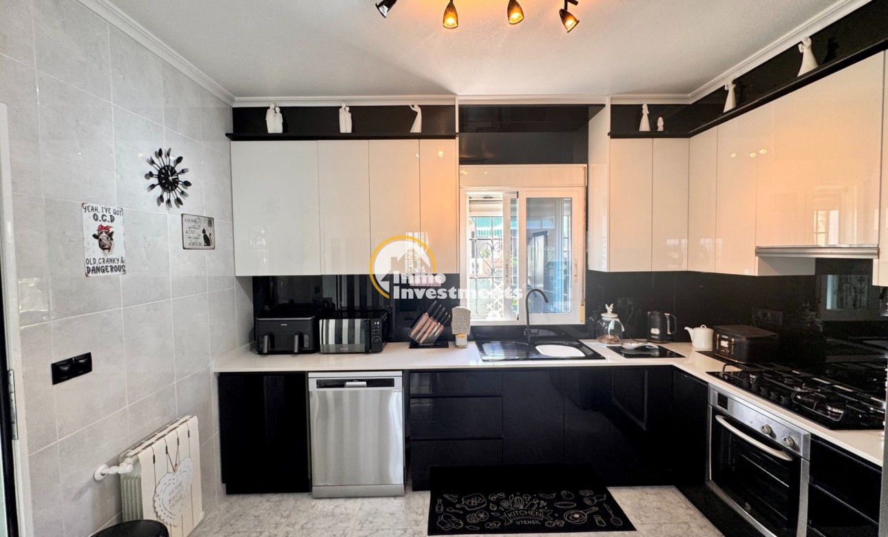 Resale - Villa - Bigastro