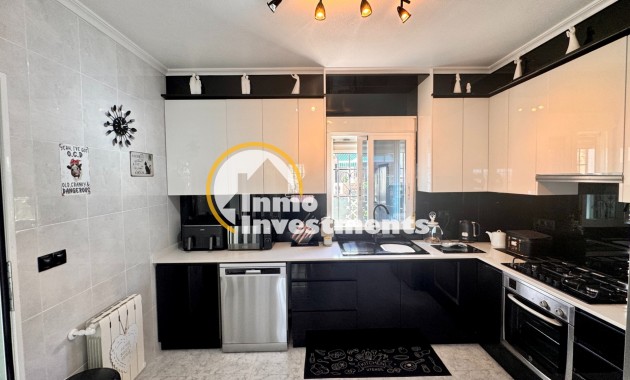 Resale - Villa - Bigastro