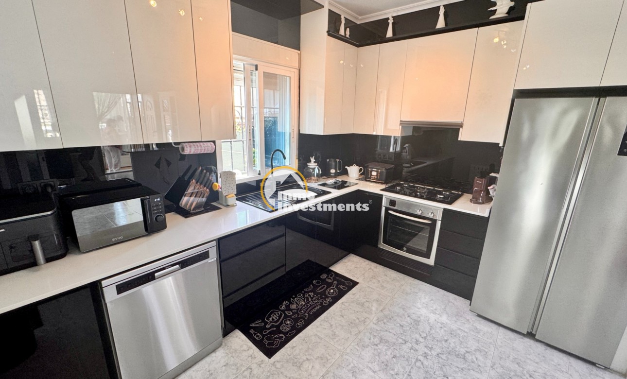 Resale - Villa - Bigastro