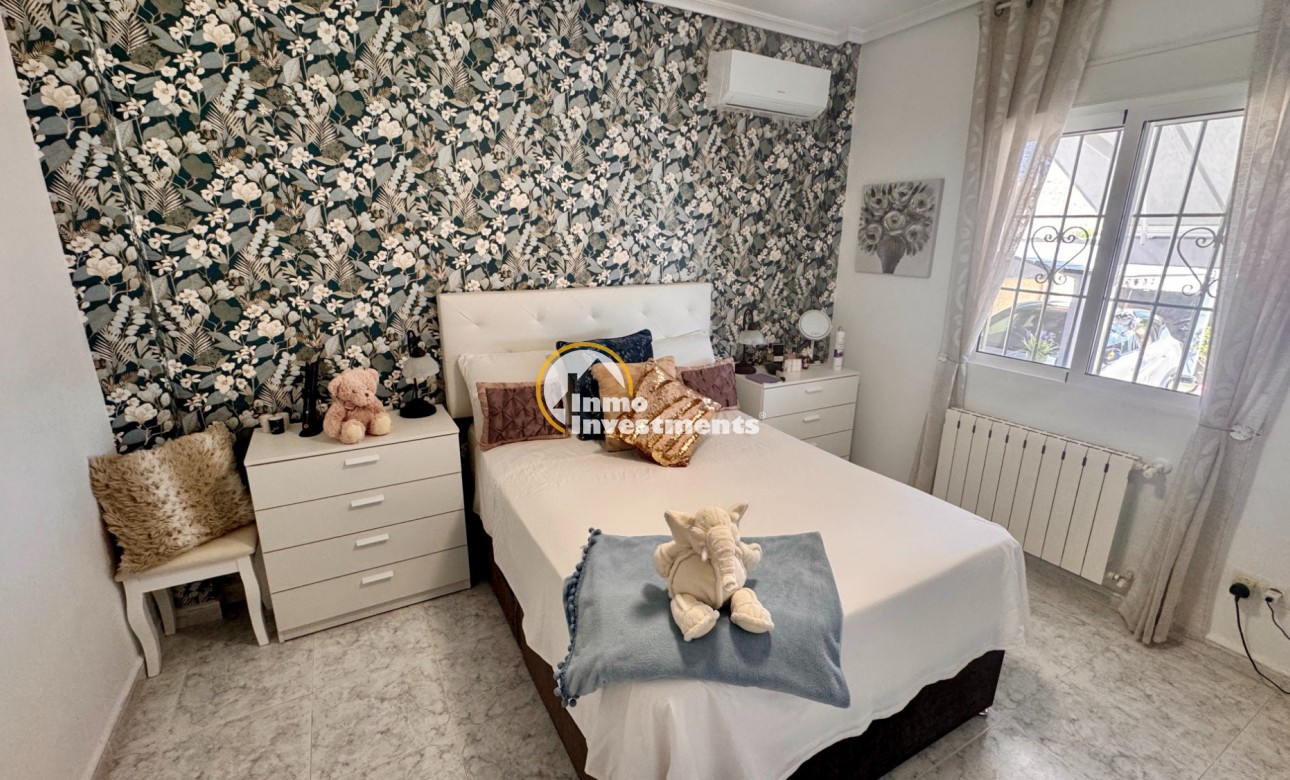 Resale - Villa - Bigastro