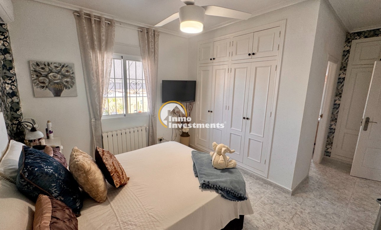 Resale - Villa - Bigastro