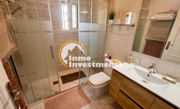 Resale - Villa - Bigastro