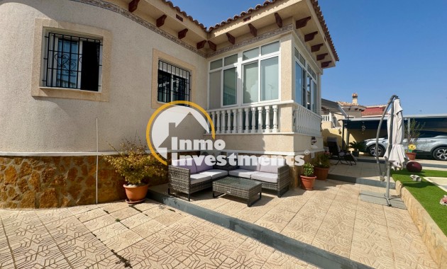 Resale - Villa - Bigastro