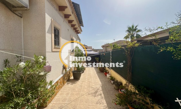 Resale - Villa - Bigastro