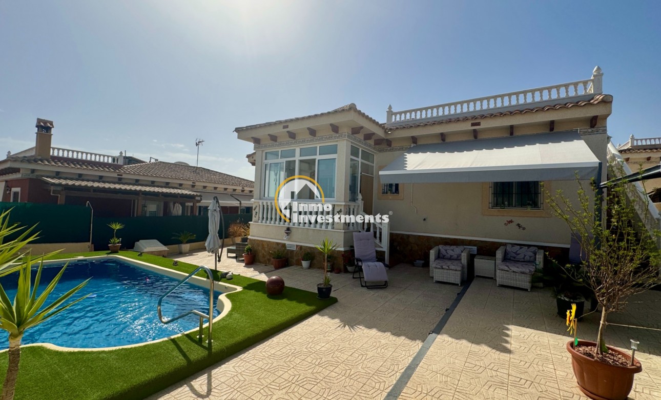 Resale - Villa - Bigastro