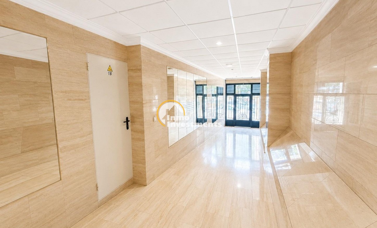 Resale - Apartment - Torrevieja - Playa del Cura