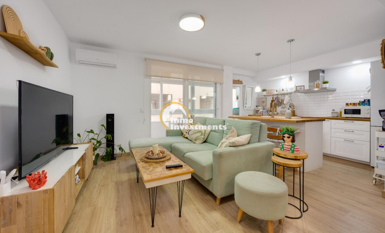 Resale - Apartment - Torrevieja - Playa de los Naufragos