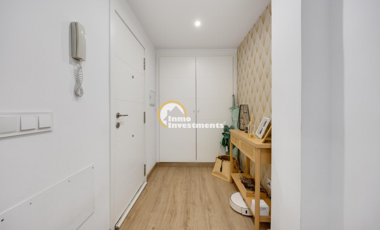 Resale - Apartment - Torrevieja - Playa de los Naufragos